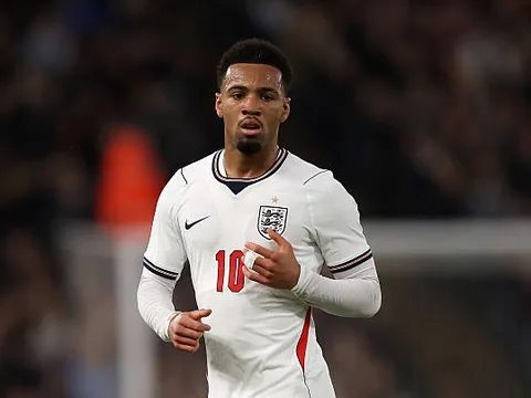 Como muốn chiêu mộ Ethan Nwaneri của Arsenal