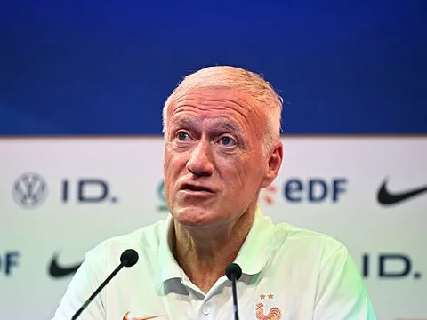 Deschamps nổi cáu vì sự kỳ vọng quá lớn dành cho tuyển Pháp