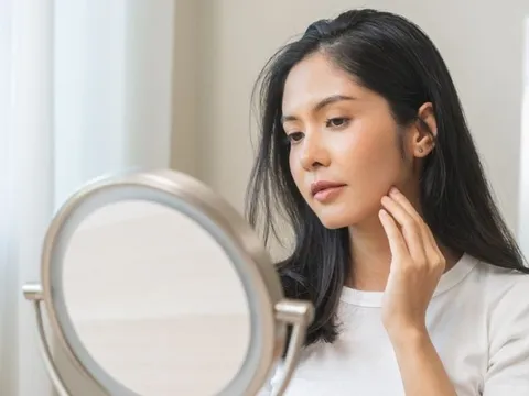 3 thói quen khiến da mặt nhanh chảy xệ và già hơn tuổi thật nhiều người vẫn làm mỗi ngày
