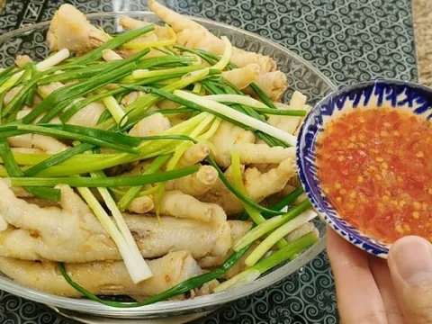 Cách làm chân gà hấp hành ngon