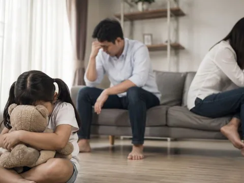 Sau 1 cuộc ly hôn: Người chịu tổn thất lớn nhất đôi khi không phải vợ hoặc chồng