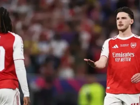 Declan Rice bảo vệ Eze và Gabriel sau thất bại ở luân lưu của Arsenal