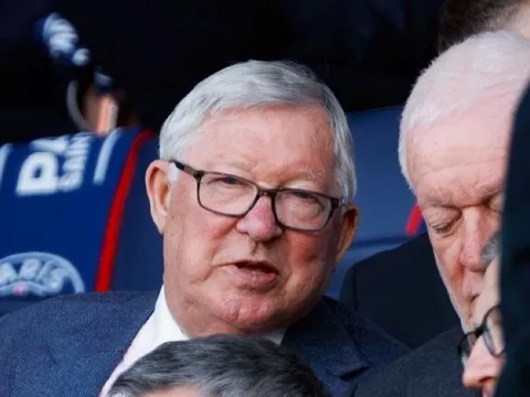 Lộ tin nhắn Sir Alex chê Arsenal đá chán trước PSG
