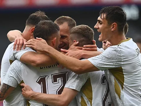 Ladra và Hlozek lập công giúp CH Séc hạ Kosovo