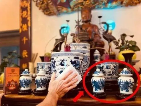 Đặt hũ gạo, hũ muối trên bàn thờ sai cách: Tưởng vô hại nhưng có thể ảnh hưởng tài lộc gia đình