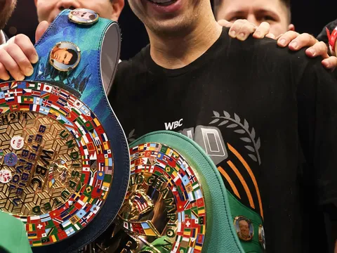 Dmitry Bivol áp đảo hoàn toàn Michael Eifert trong ngày tái xuất: Đâu là mục tiêu tiếp theo?