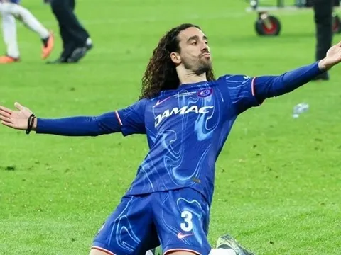 Man City đại chiến Barca vụ chiêu mộ Cucurella
