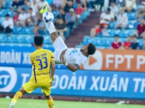 Lập hat-trick đỉnh cao, Xuân Son đập tan mọi chỉ trích