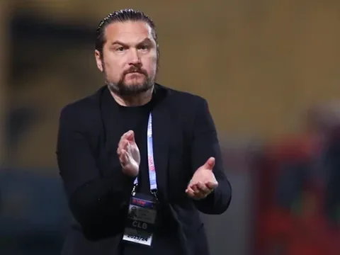 HLV Popov tố V-League cướp điểm và kiên quyết rời đi
