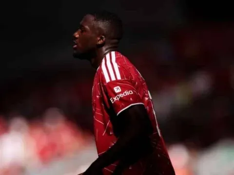 Giải mã triết lý quản trị nhân sự gây tranh cãi của Liverpool