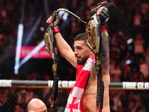 Ilia Topuria hé lộ 4 huyền thoại vĩ đại nhất UFC và lắp ghép chiến binh hoàn hảo