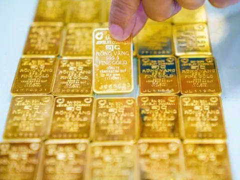 Giá vàng hôm nay 1-6: Vừa mở cửa, vàng và bạc đồng loạt lao dốc