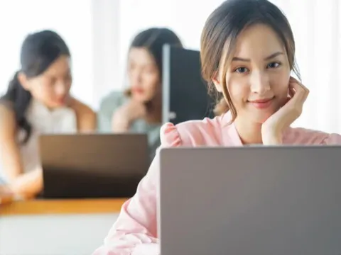 5 nghề tay trái “hái ra tiền” cho dân văn phòng, không cần bằng cấp cao siêu, mỗi tháng thu nhập 8 con số rất dễ dàng