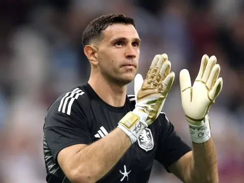 Vồ hụt Alisson, Juventus săn đón Martinez hoặc Vicario