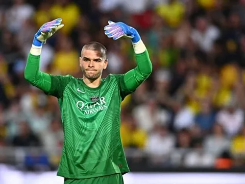 Lucas Chevalier muốn rời PSG để tìm suất bắt chính