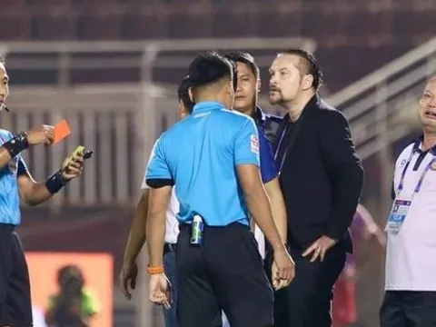 Trọng tài Lê Vũ Linh gây tranh cãi từ V-League ra Đông Nam Á