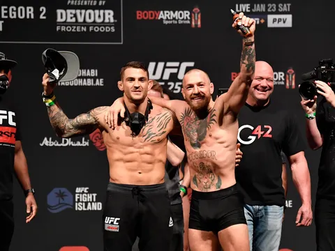 Dustin Poirier cảnh báo Conor McGregor trước thềm tái đấu Max Holloway: '5 năm vắng bóng là một rào cản chí mạng'