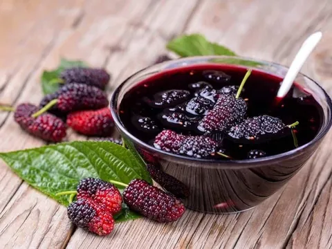 Dâu tằm có giúp ngăn tóc bạc sớm? Những lợi ích ít người biết đối với mái tóc