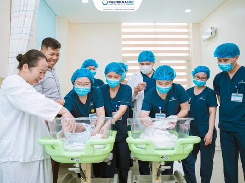 Kỳ tích cứu sống cặp song sinh sinh cực non 27w5 ngày chỉ nặng 800g-1000g tại PhenikaaMec