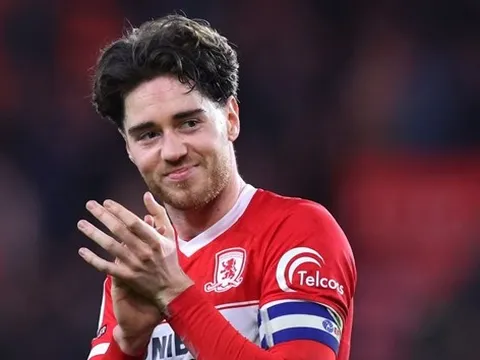 Carrick hối thúc Man Utd chiêu mộ tiền vệ Hayden Hackney