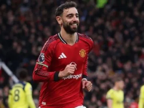 Fernandes đua giải PFA, thần đồng Arsenal lập kỷ lục
