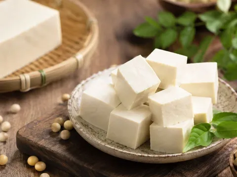 Những trường hợp nên hạn chế ăn đậu phụ thường xuyên: Không phải ai ăn nhiều cũng tốt