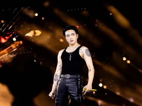SOOBIN ngẫu hứng hát “Em” tặng khán giả OSUNFEST 2026 lúc 12 giờ đêm