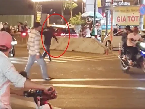 Nam thanh niên có biểu hiện "ngáo đá'' cầm rìu dọa chém người trong đêm