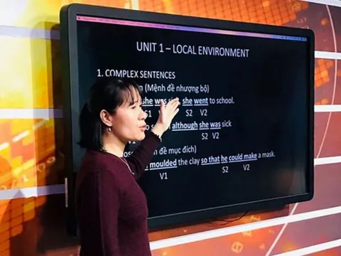 Từ 9/3, Hà Nội bắt đầu dạy ôn thi cho học sinh lớp 9 và lớp 12 qua truyền hình