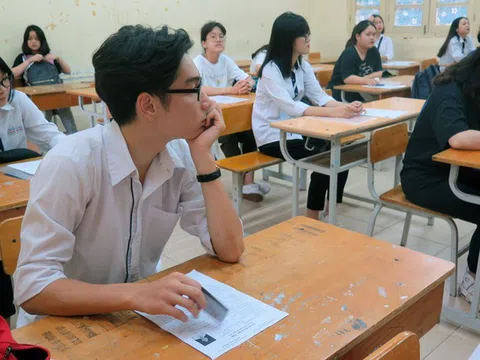 Học sinh nghỉ học dài do Covid-19 nhưng “thi THPT Quốc gia vẫn đảm bảo“