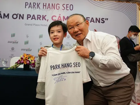 Vừa được VFF tri ân, HLV Park lập tức báo tin vui tới NHM Việt Nam