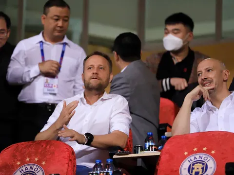 'Kẻ gieo sầu' HLV Park nói lý do bất ngờ xuất hiện ở Việt Nam
