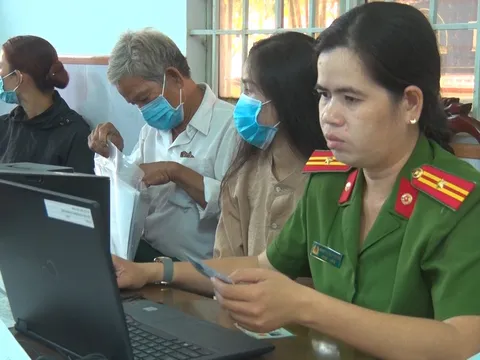 An Giang: Huyện Tri Tôn cấp căn cước công dân có gắn chíp điện tử cho người dân