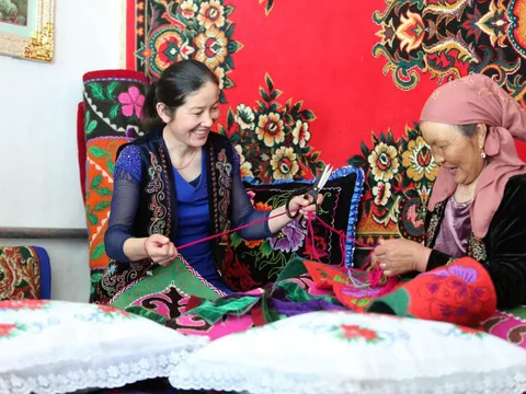 Khu tự trị Tân Cương: hơn 3 triệu dân thuộc các dân tộc thoát nghèo