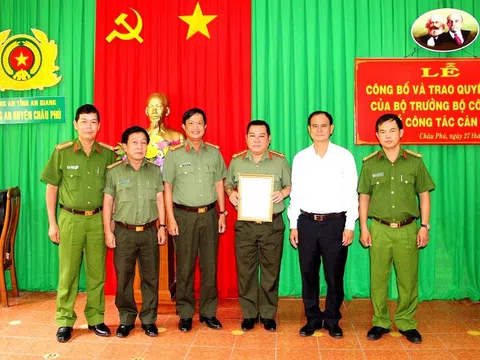 An Giang: Công an huyện Châu Phú và Công an thị xã Tân Châu có Trưởng công an mới