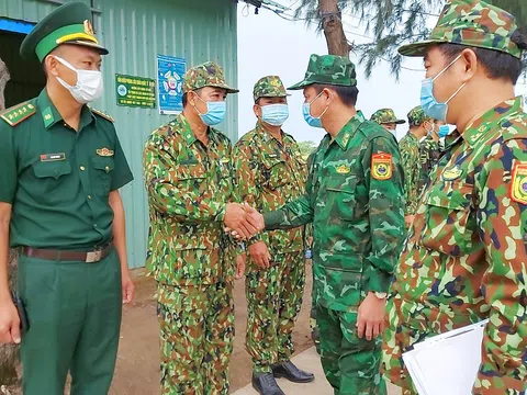 Kiên Giang: Chỉ huy trưởng BĐBP tỉnh thăm, tặng quà cán bộ, chiến sĩ làm nhiệm vụ trên tuyến biên giới Hà Tiên - Giang Thành