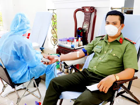 Công an TP Cần Thơ: Gần 100 cán bộ, chiến sỹ tham gia hiến máu tình nguyện 'Một giọt máu - triệu tấm lòng'