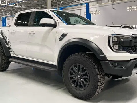 Đại lý hé lộ giá xe Ford Ranger Raptor 2023: từ 1,329 tỷ đồng, ra mắt vào tháng sau