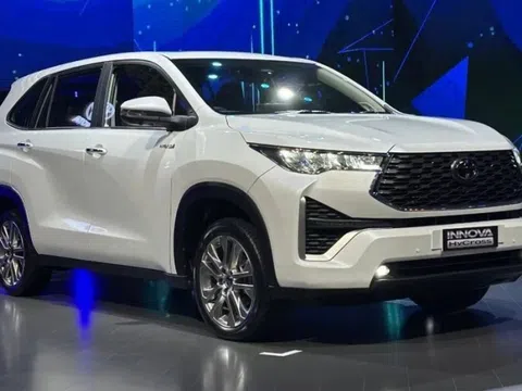 Toyota Innova 2023 vừa ra mắt 'cháy hàng', nhiều khách phải chờ cả năm