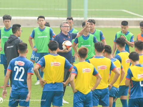 HLV Troussier chỉ thẳng điểm yếu nhất của U23 Việt Nam trước 'siêu giải đấu'