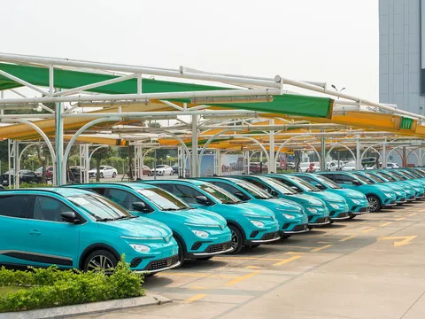 Công bố bảng giá dịch vụ taxi điện VinFast: Liệu có rẻ hơn xe xăng?
