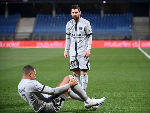 Mbappe gục ngã đau đớn, gánh nặng tại PSG dồn hết lên vai Messi