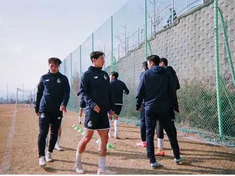 Văn Toàn nỗ lực giành suất đá chính ở Seoul E-land FC