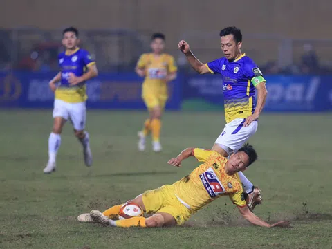 HLV Hà Nội ngán ngẩm vì quyết định 'độc, lạ' tại V-League