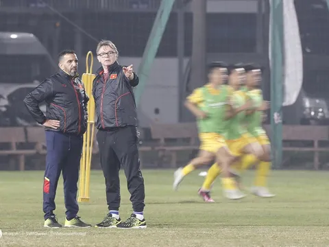 HLV Philippe Troussier 'quay xe', đổi thói quen sau 3 ngày dẫn dắt U23 Việt Nam