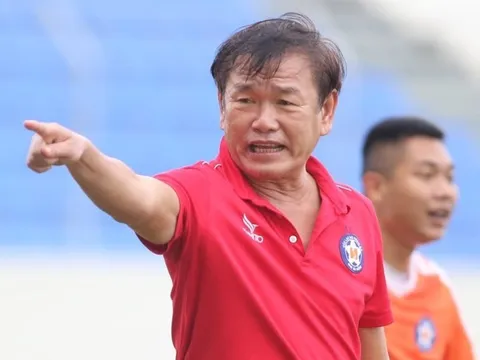 HLV Phan Thanh Hùng có phản ứng đầy bất ngờ sau trận thua ngược Bình Định
