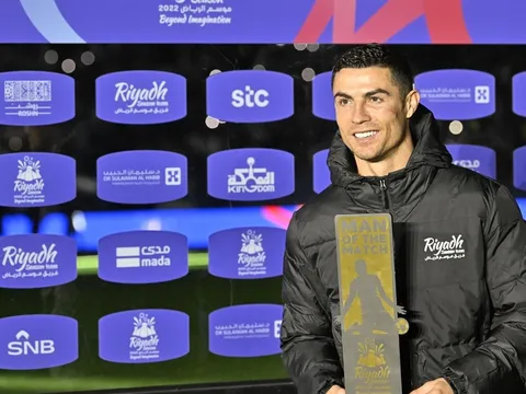 Ronaldo giành giải thưởng cá nhân đầu tiên ở Ả Rập Xê Út