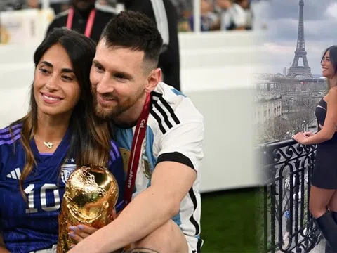 Vợ Messi khoe thân hình quyến rũ tại tuần lễ thời trang Paris