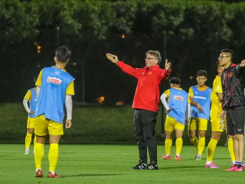 HLV Troussier tiết lộ điều ước đặc biệt trong ngày đón sinh nhật cùng U23 Việt Nam