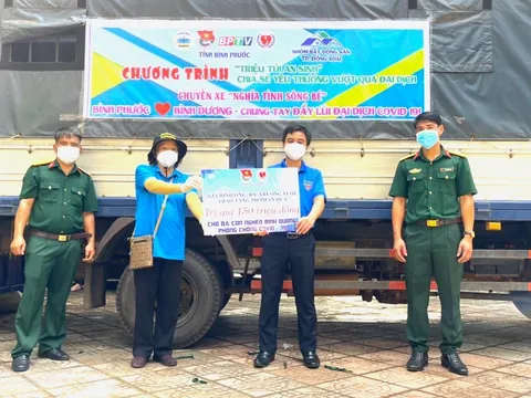 900 túi an sinh giúp người dân gặp khó thêm lạc quan trong cuộc chiến chống COVID-19